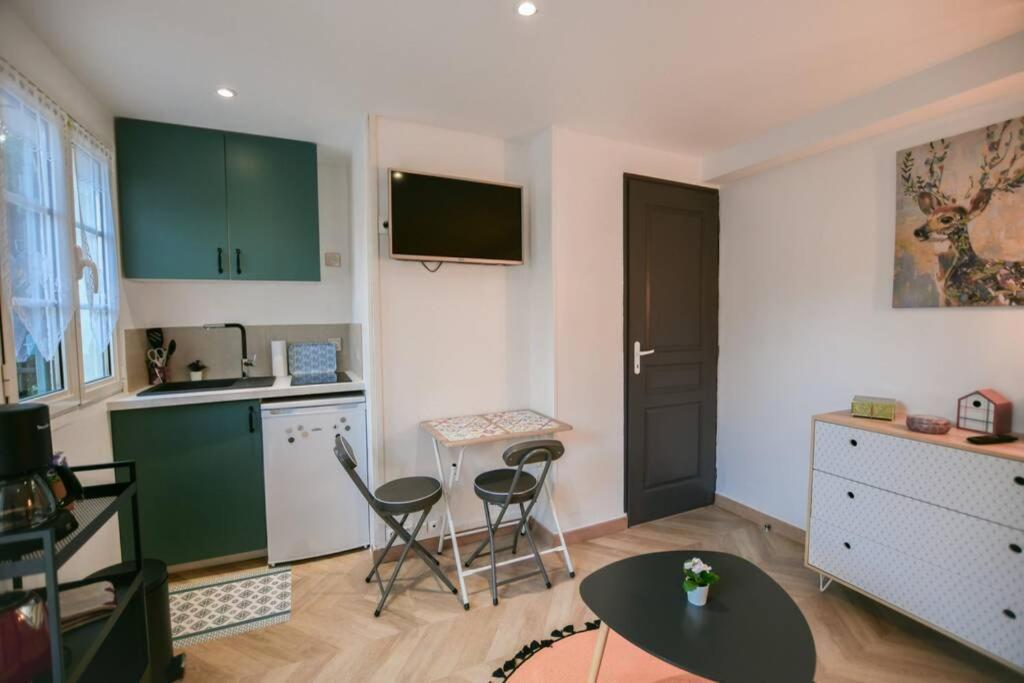 Instant Fleury, Studio Cosy Avec Jardin Secret Barbizon Bagian luar foto